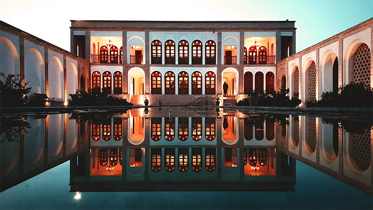 Persian architecture symmetry