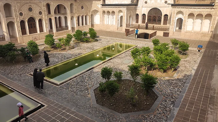 yards in Persian architecture